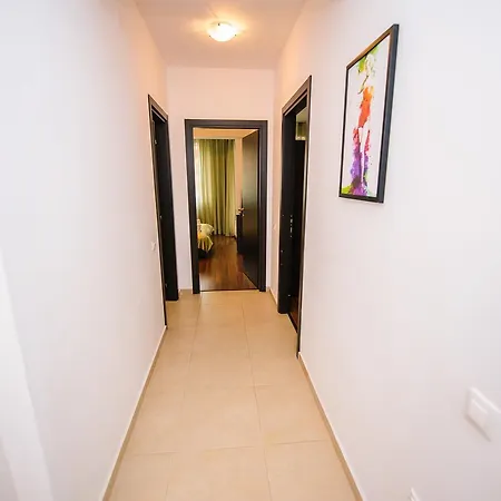 Andrew's 3 * Mamaia